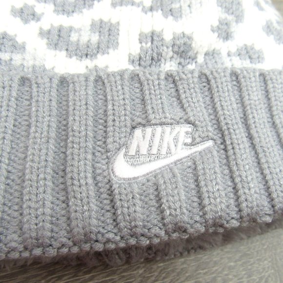 Nike Sportwear Snow Leopard Womens Pom Beanie One Size NEW - Picture 4 of 10